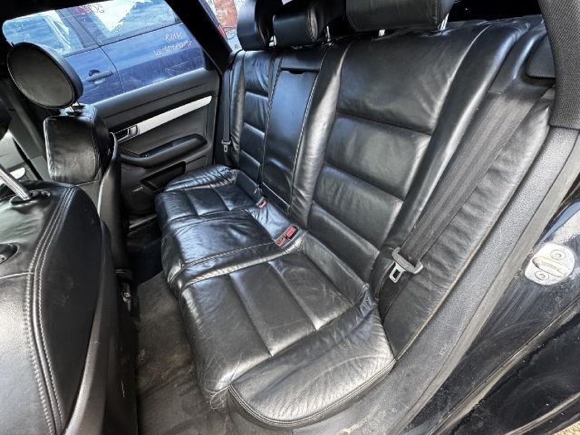 bontott AUDI A6 C6 Jobb hátsó Alsó Zsanér