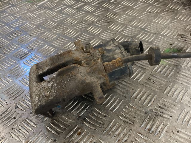 bontott AUDI A6 C6 Jobb hátsó Féknyereg Munkahengerrel