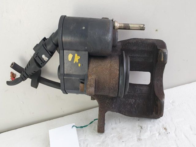 bontott AUDI A6 C6 Jobb hátsó Féknyereg Munkahengerrel