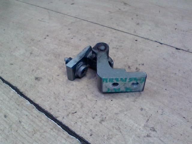 bontott AUDI A6 C6 Jobb hátsó Felső Zsanér