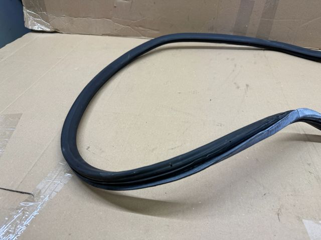 bontott AUDI A6 C6 Jobb hátsó Gumikéder