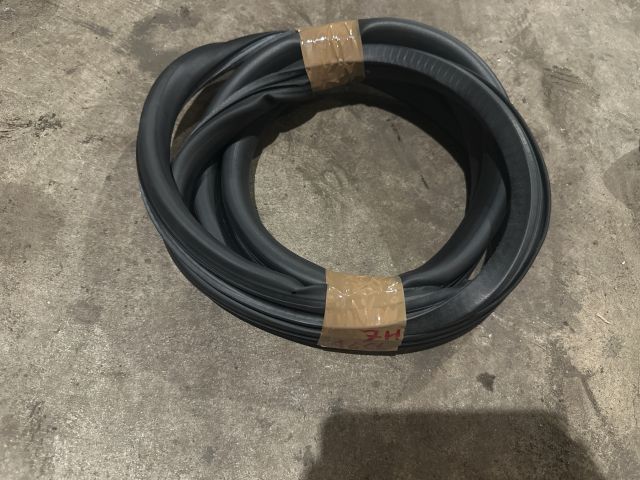 bontott AUDI A6 C6 Jobb hátsó Gumikéder