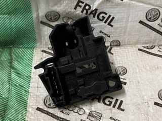 bontott AUDI A6 C6 Jobb Hátsó Lámpa Foglalat