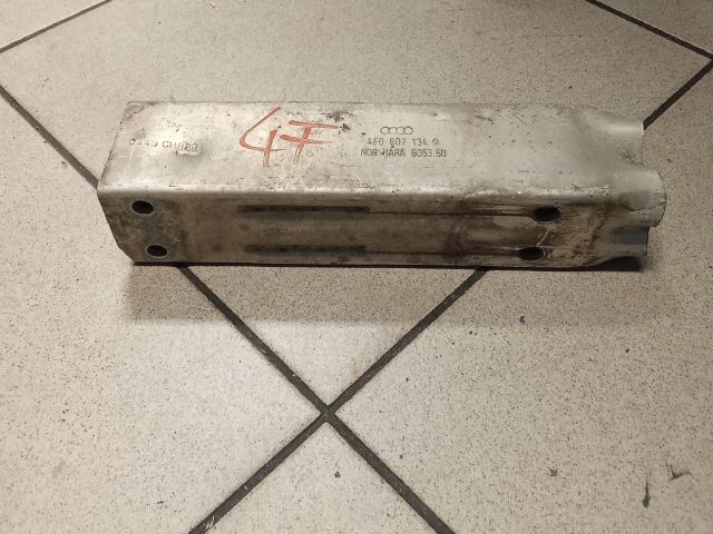 bontott AUDI A6 C6 Jobb hátsó Lökhárító Merevítő (Fém)