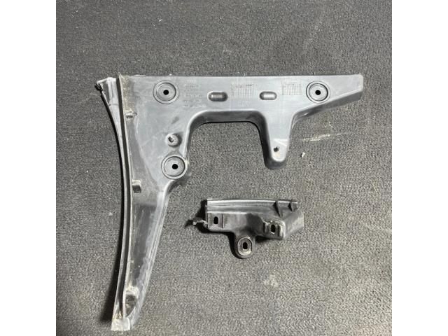 bontott AUDI A6 C6 Jobb hátsó Lökhárító Tartó (Műanyag)