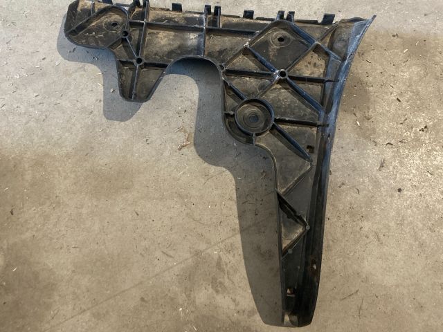 bontott AUDI A6 C6 Jobb hátsó Oldal Lökhárító Tartó (Műanyag)