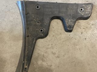 bontott AUDI A6 C6 Jobb hátsó Oldal Lökhárító Tartó (Műanyag)