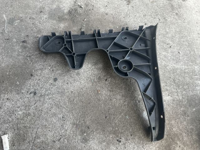 bontott AUDI A6 C6 Jobb hátsó Oldal Lökhárító Tartó (Műanyag)