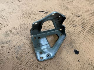 bontott AUDI A6 C6 Jobb Sárvédő Oldaltartó