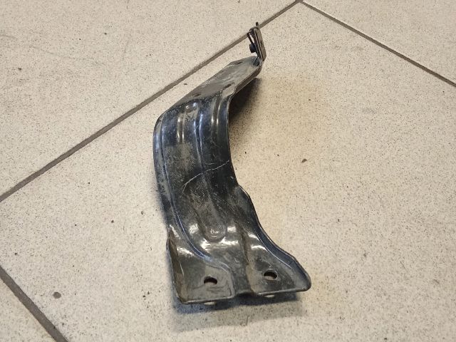 bontott AUDI A6 C6 Jobb Sárvédő Oldaltartó