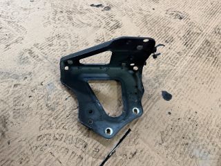 bontott AUDI A6 C6 Jobb Sárvédő Oldaltartó