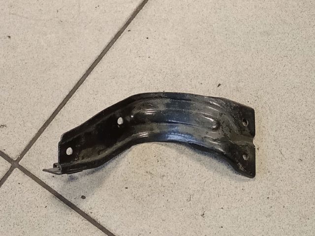 bontott AUDI A6 C6 Jobb Sárvédő Oldaltartó