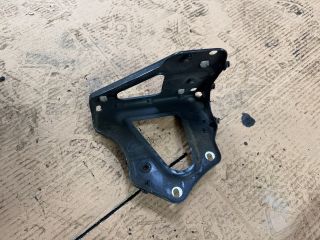 bontott AUDI A6 C6 Jobb Sárvédő Oldaltartó