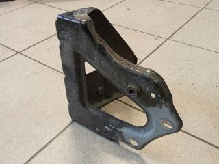 bontott AUDI A6 C6 Jobb Sárvédő Oldaltartó