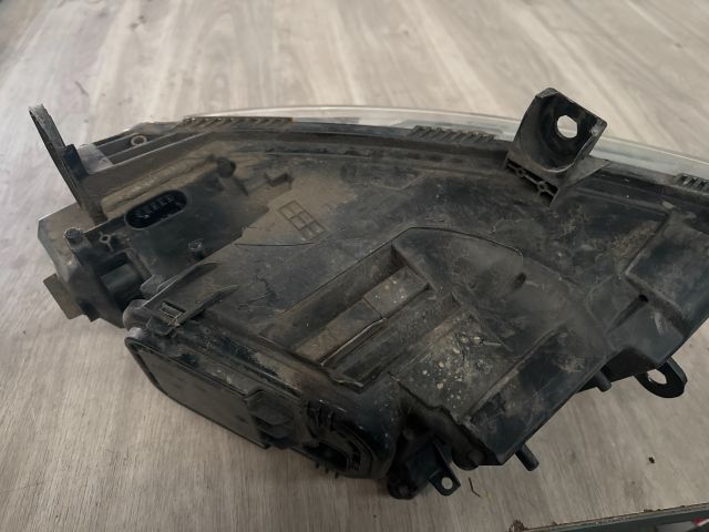 bontott AUDI A6 C6 Jobb Xenon Fényszóró