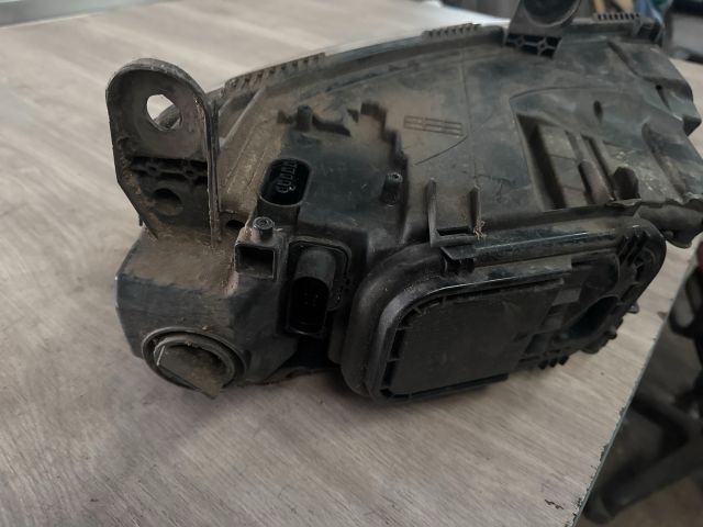 bontott AUDI A6 C6 Jobb Xenon Fényszóró