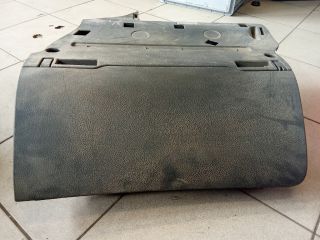 bontott AUDI A6 C6 Kesztyűtartó