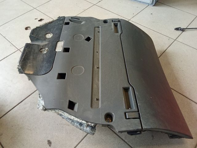 bontott AUDI A6 C6 Kesztyűtartó