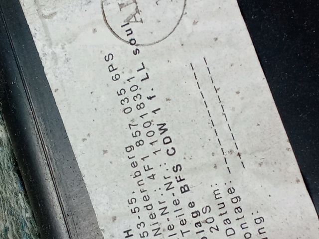 bontott AUDI A6 C6 Kesztyűtartó