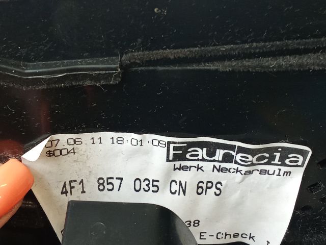 bontott AUDI A6 C6 Kesztyűtartó