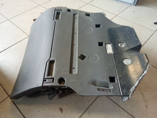 bontott AUDI A6 C6 Kesztyűtartó