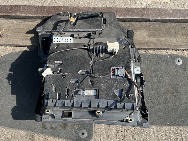 bontott AUDI A6 C6 Kesztyűtartó