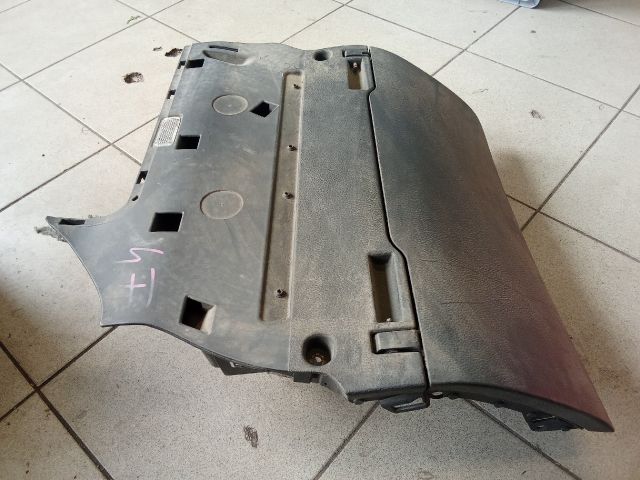 bontott AUDI A6 C6 Kesztyűtartó