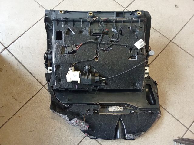 bontott AUDI A6 C6 Kesztyűtartó