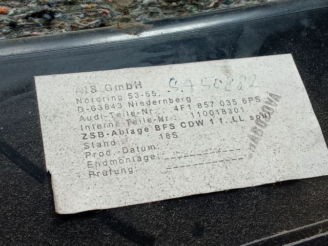 bontott AUDI A6 C6 Kesztyűtartó