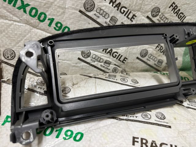 bontott AUDI A6 C6 Kilométeróra Keret