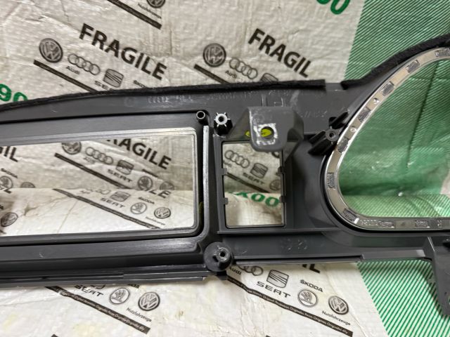 bontott AUDI A6 C6 Kilométeróra Keret