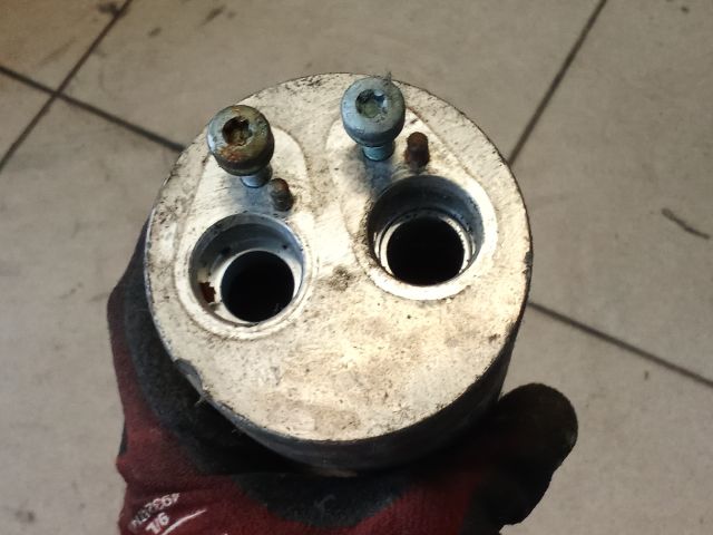 bontott AUDI A6 C6 Klíma Párátlanító Tartály