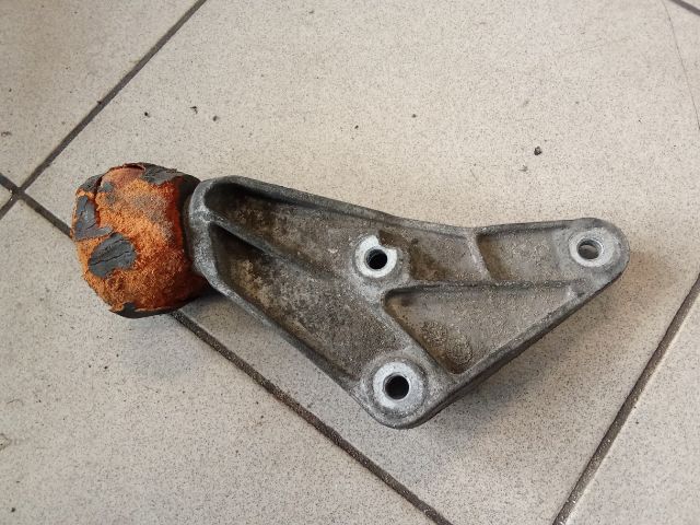 bontott AUDI A6 C6 Klímakompresszor Tartó Bak