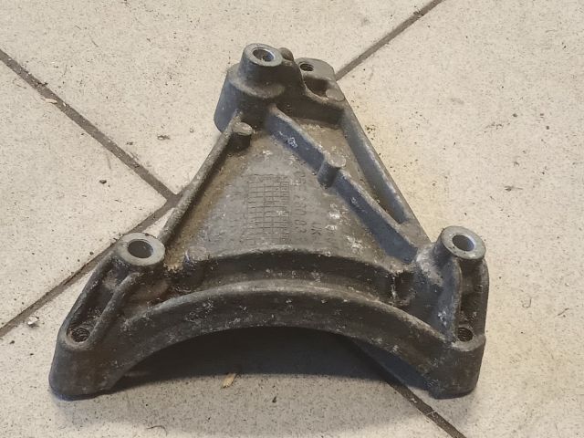 bontott AUDI A6 C6 Klímakompresszor Tartó Bak