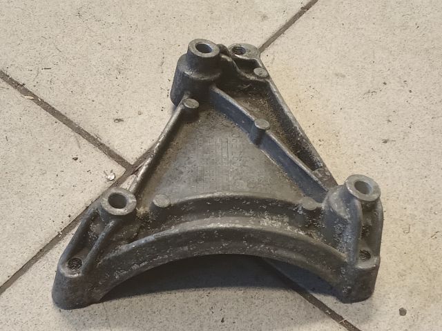 bontott AUDI A6 C6 Klímakompresszor Tartó Bak