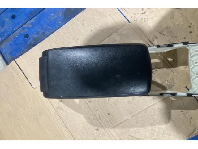 bontott AUDI A6 C6 Könyöklő