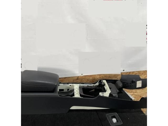 bontott AUDI A6 C6 Könyöklő