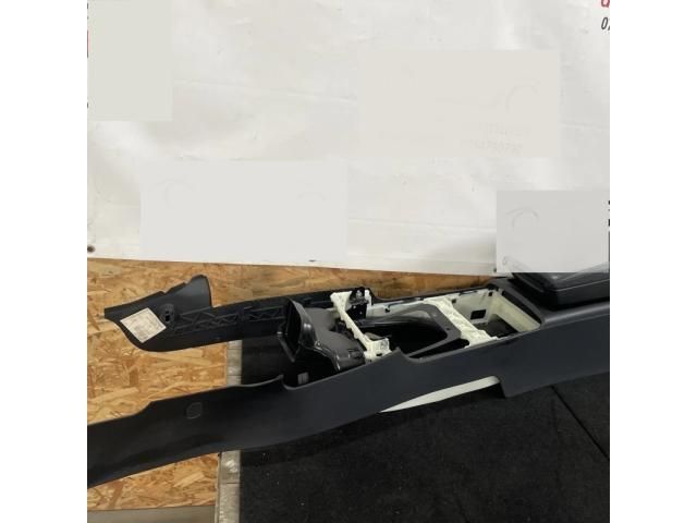 bontott AUDI A6 C6 Könyöklő