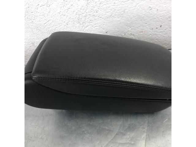 bontott AUDI A6 C6 Könyöklő