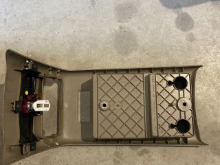 bontott AUDI A6 C6 Középkonzol Keret