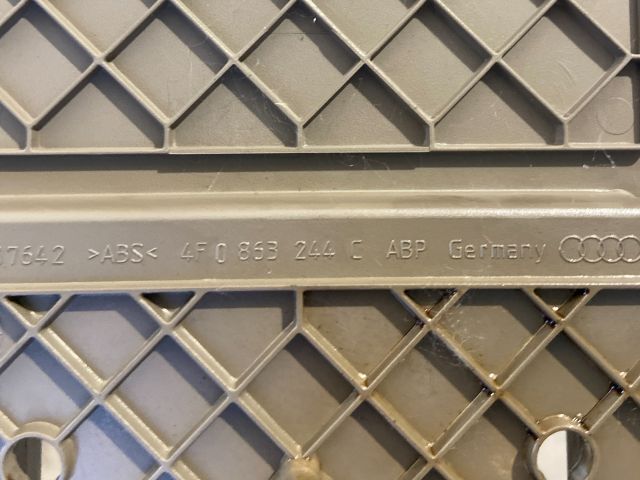 bontott AUDI A6 C6 Középkonzol Keret