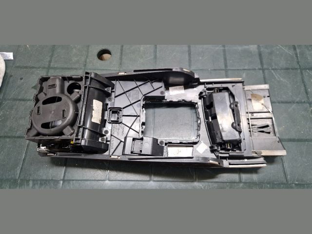 bontott AUDI A6 C6 Középkonzol Vezérlő Panel