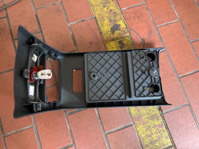 bontott AUDI A6 C6 Középső Kardánbox Burkolat