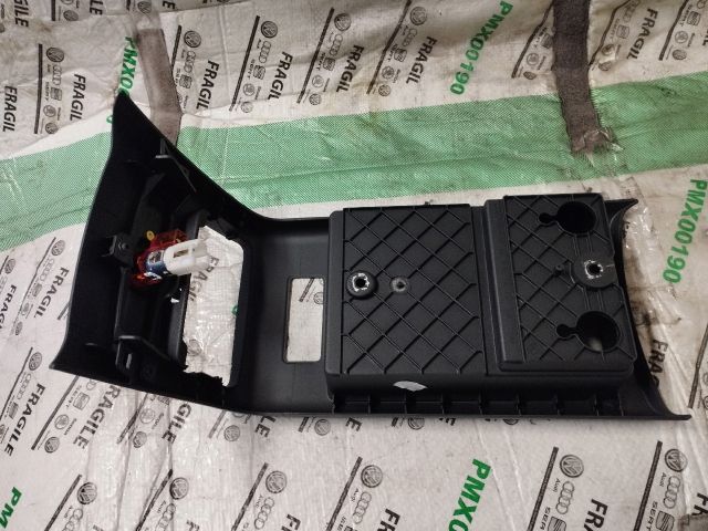 bontott AUDI A6 C6 Középső Kardánbox Burkolat