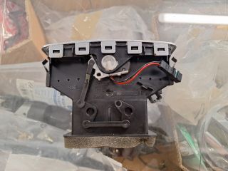 bontott AUDI A6 C6 Középső Szellőző