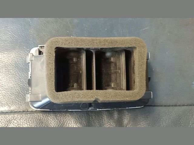 bontott AUDI A6 C6 Középső Szellőző