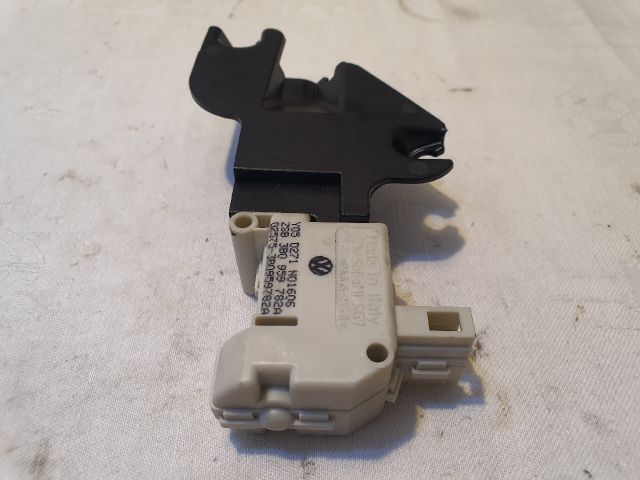 bontott AUDI A6 C6 Központizár Motor Tankajtó