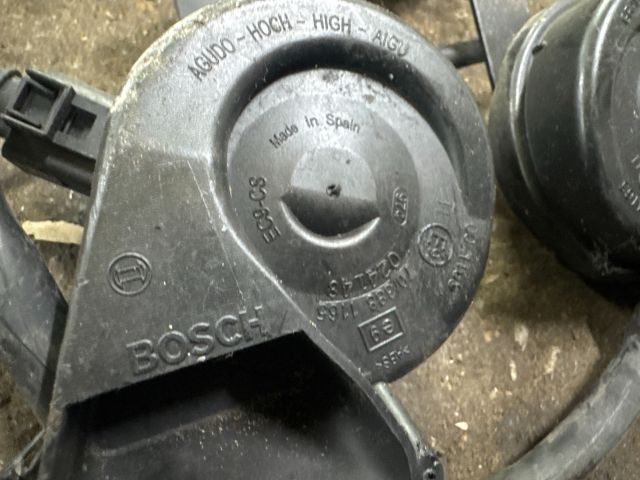 bontott AUDI A6 C6 Kürt