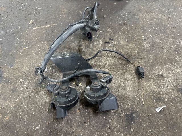 bontott AUDI A6 C6 Kürt