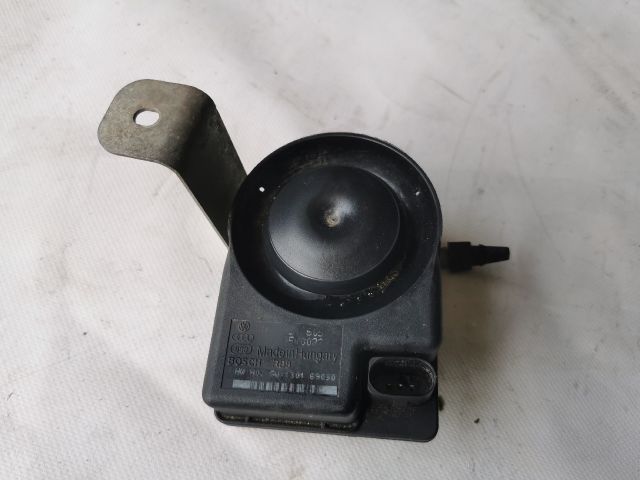 bontott AUDI A6 C6 Kürt